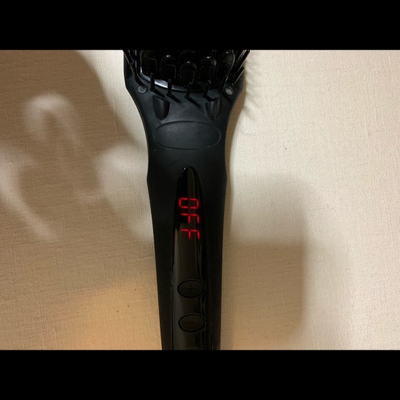 Amika polished perfection straightening brush - Picture 6 of 7
